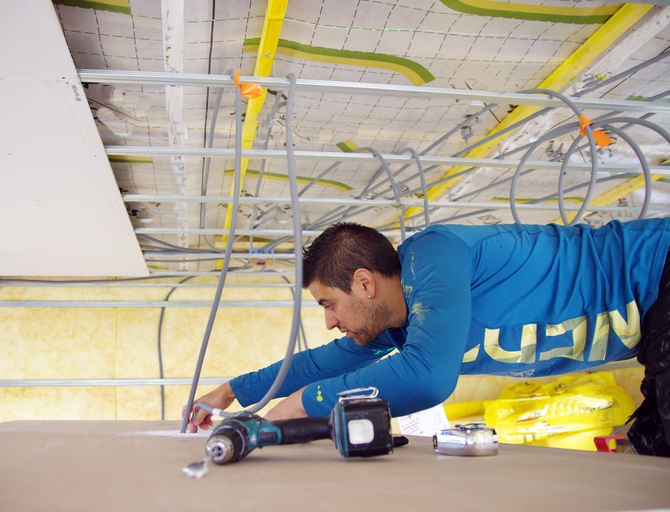 artisan plaquiste à Bordeaux fait un plafond