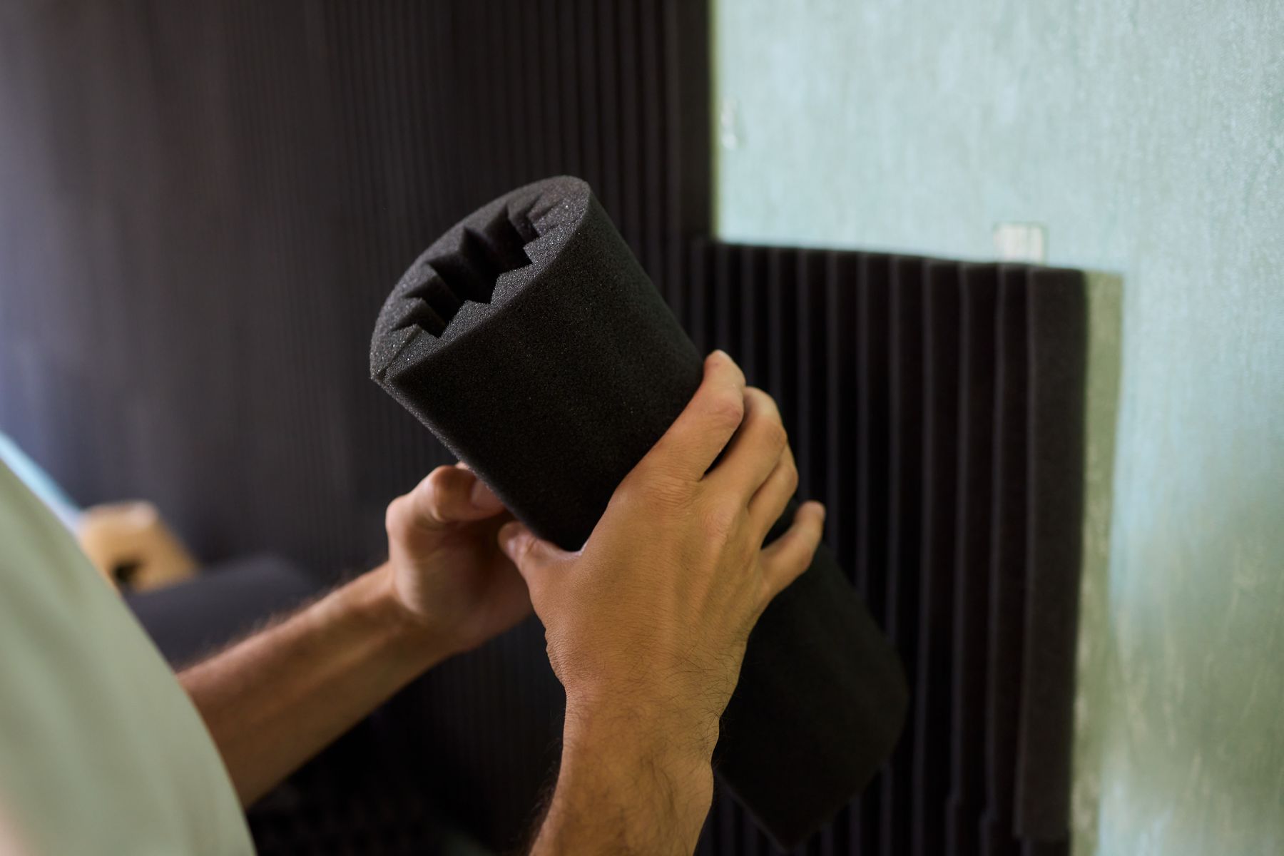 Traitement acoustique à La Teste-de-Buch : amélioration du confort sonore dans un espace intérieur.