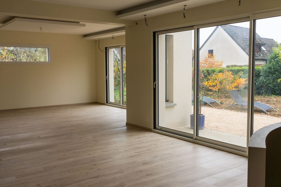 Aménagement intérieur terminé dans une maison neuve à Arcachon