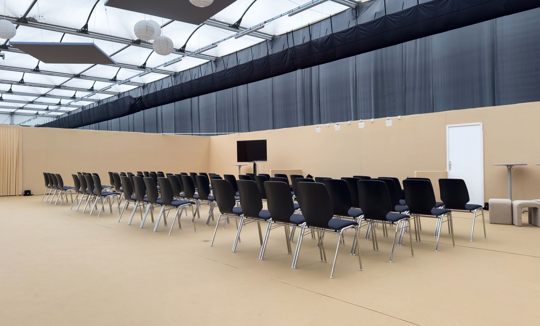 Traitement acoustique restaurant à Cenon, réduction réverbération.