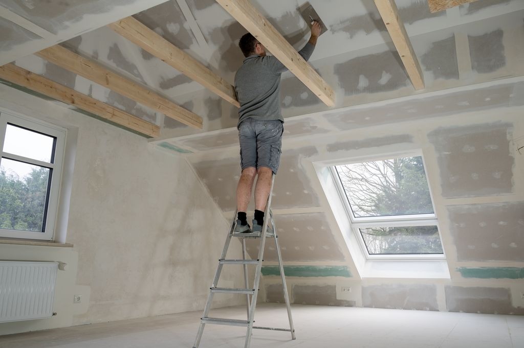 Plâtrier pose placo plafond combles à Carbon-Blanc – Acoustiques Solutions