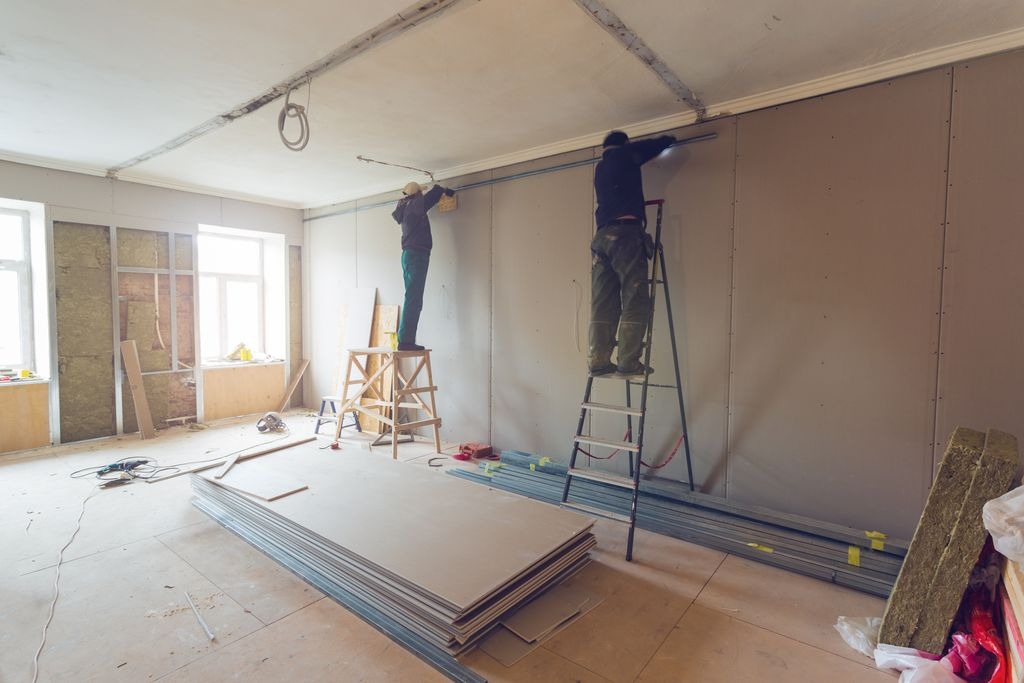 Pose cloisons placo isolation phonique chantier à Lormont par Acoustiques Solutions
