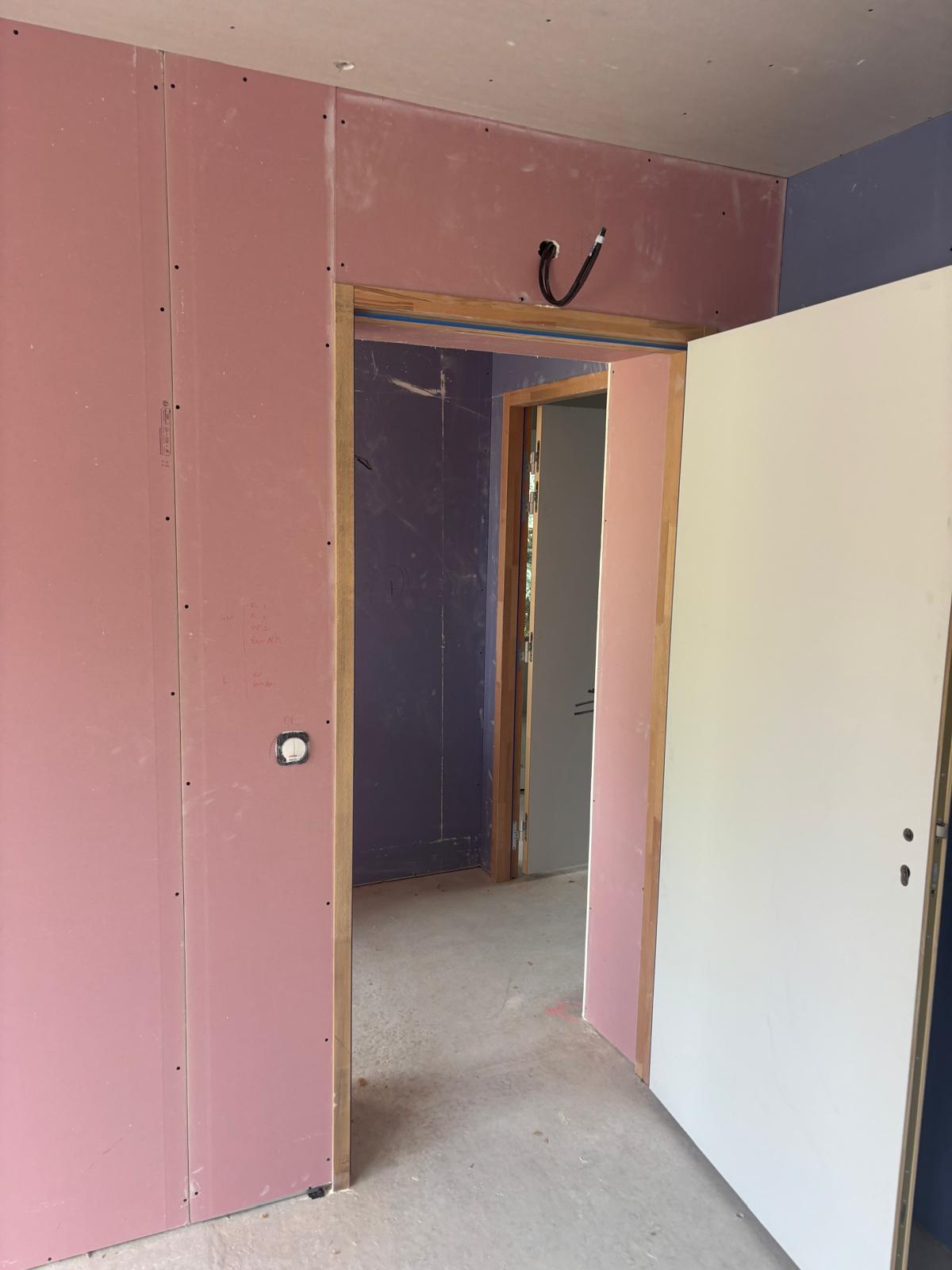 Cloisons posées et jointées, prêtes à peindre, par Acoustiques Solutions
