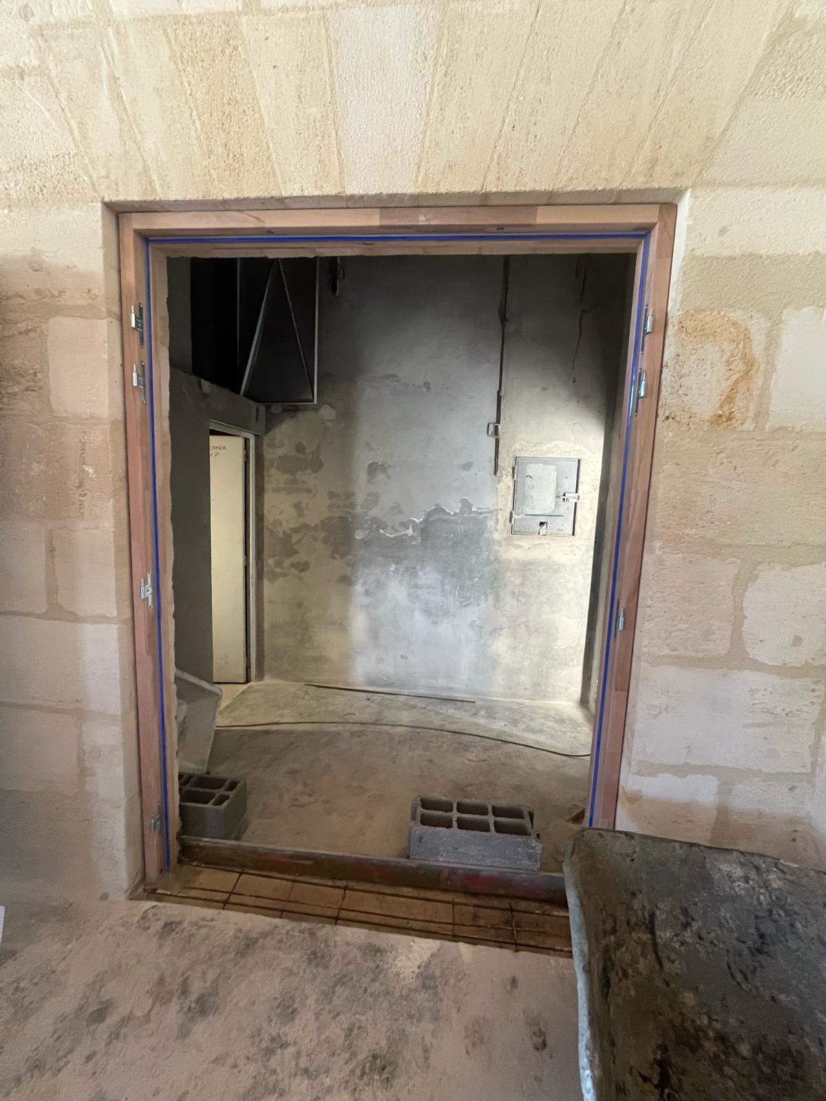 Réhabilitation d'une grange ancienne avec plaques phoniques sous charpente — Libourne